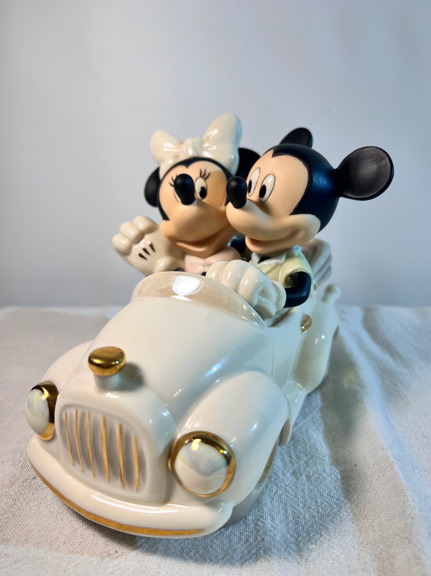 Mickey and Minnie Mouse -Mickey’s Midnight Drive - Disney Showcase Collection - Lennox- 6” Figurine