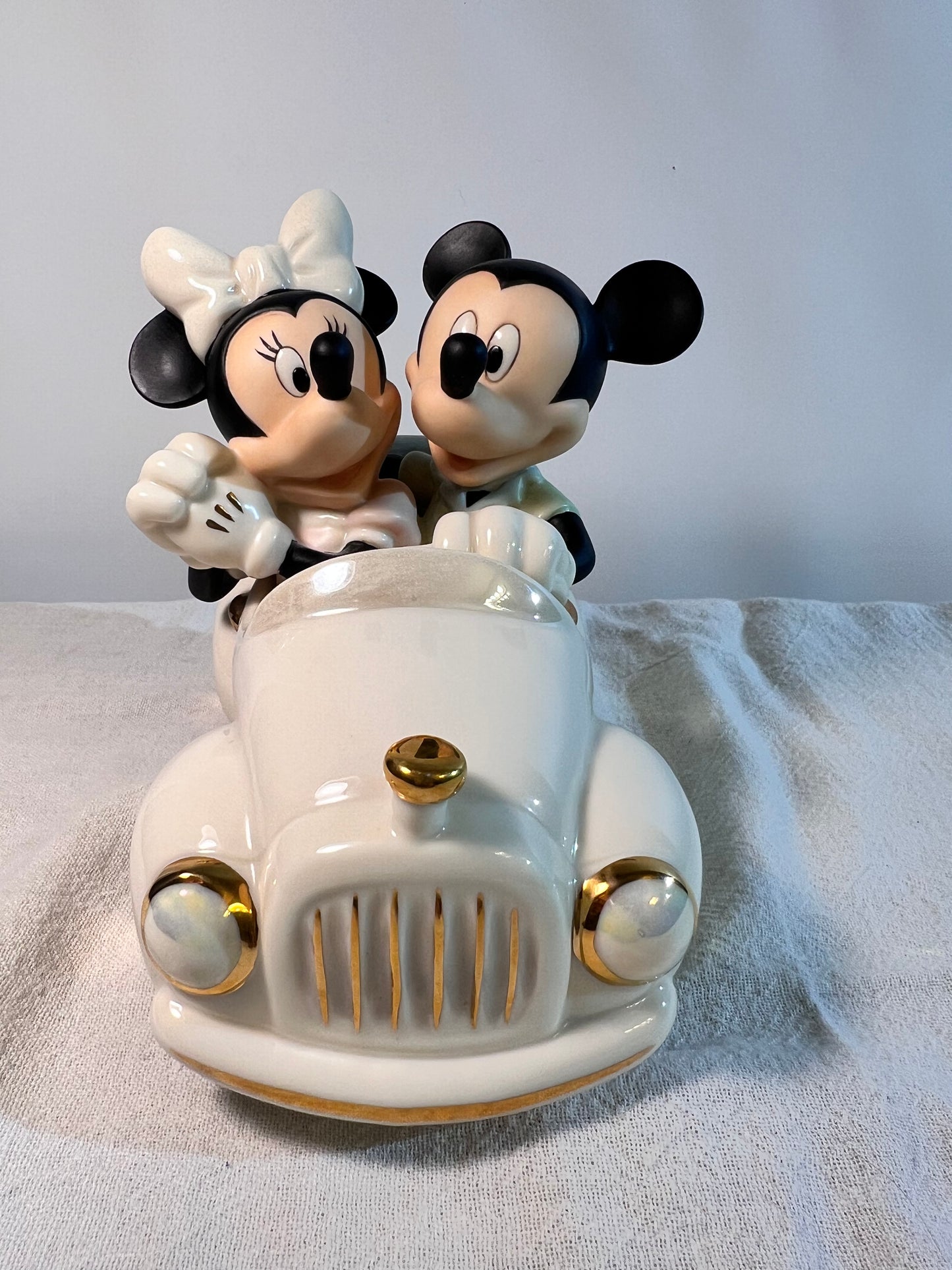 Mickey and Minnie Mouse -Mickey’s Midnight Drive - Disney Showcase Collection - Lennox- 6” Figurine