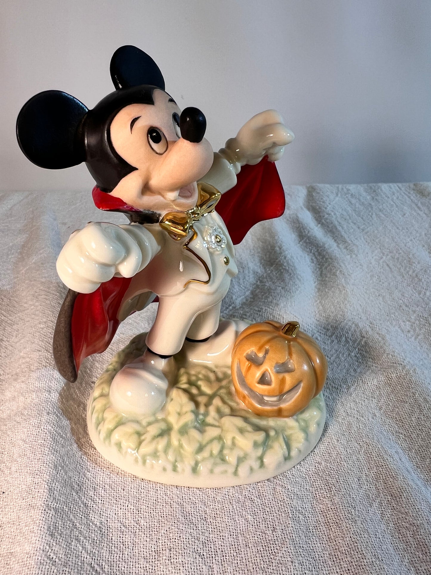 Mickey Mouse- Count Dracula Mickey 3.9” figurine - Lennox- Disney