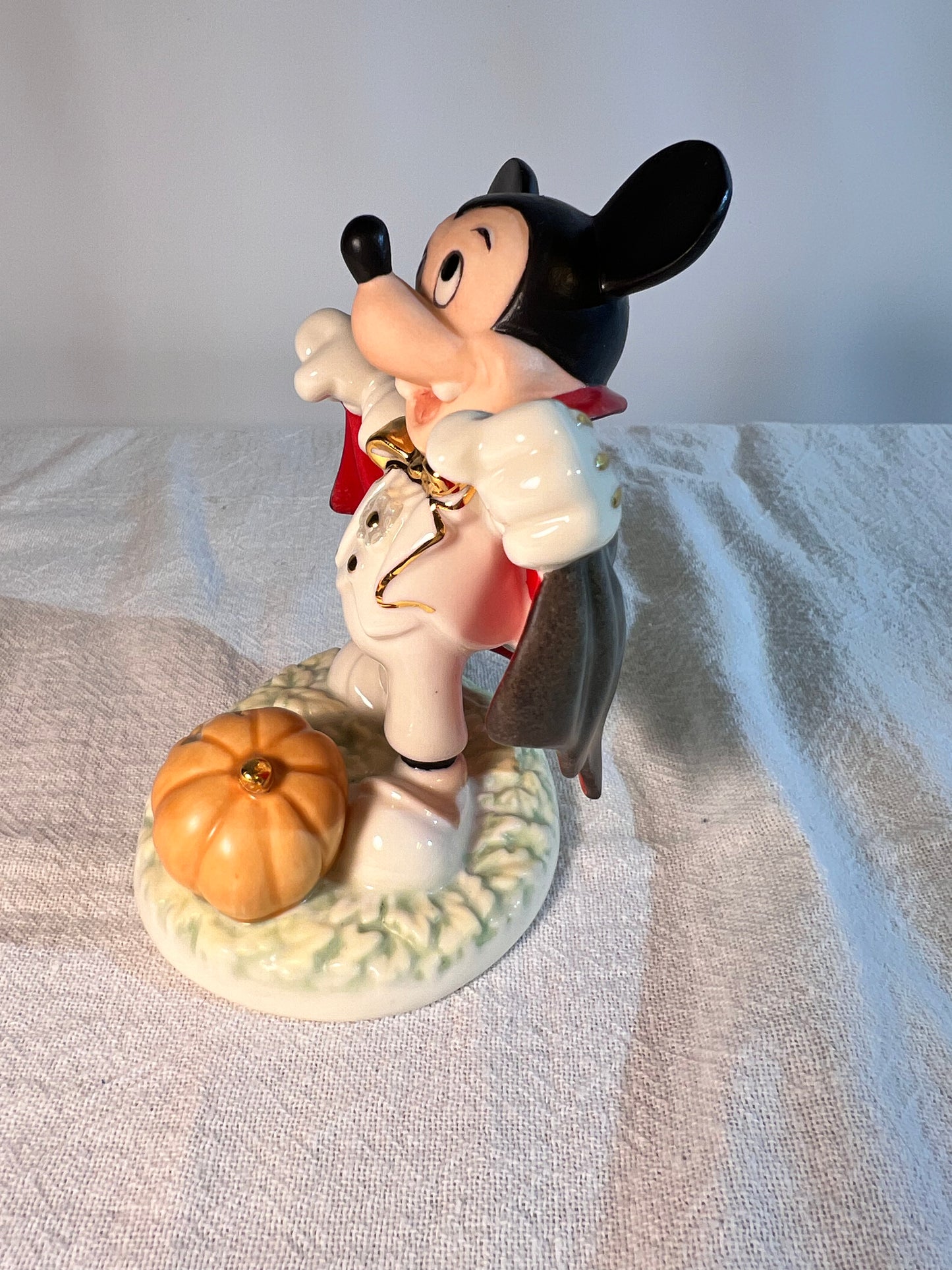 Mickey Mouse- Count Dracula Mickey 3.9” figurine - Lennox- Disney