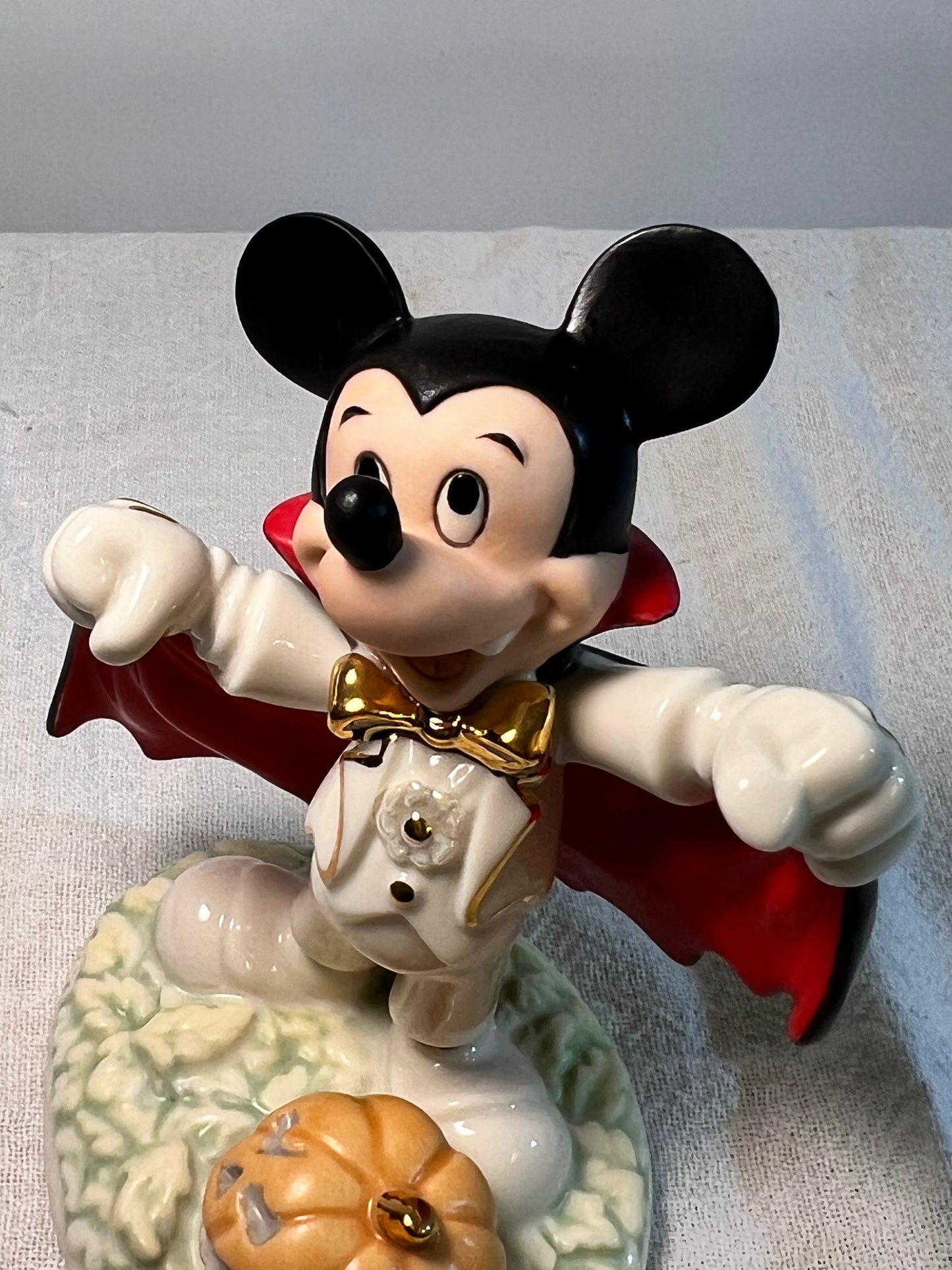 Mickey Mouse- Count Dracula Mickey 3.9” figurine - Lennox- Disney