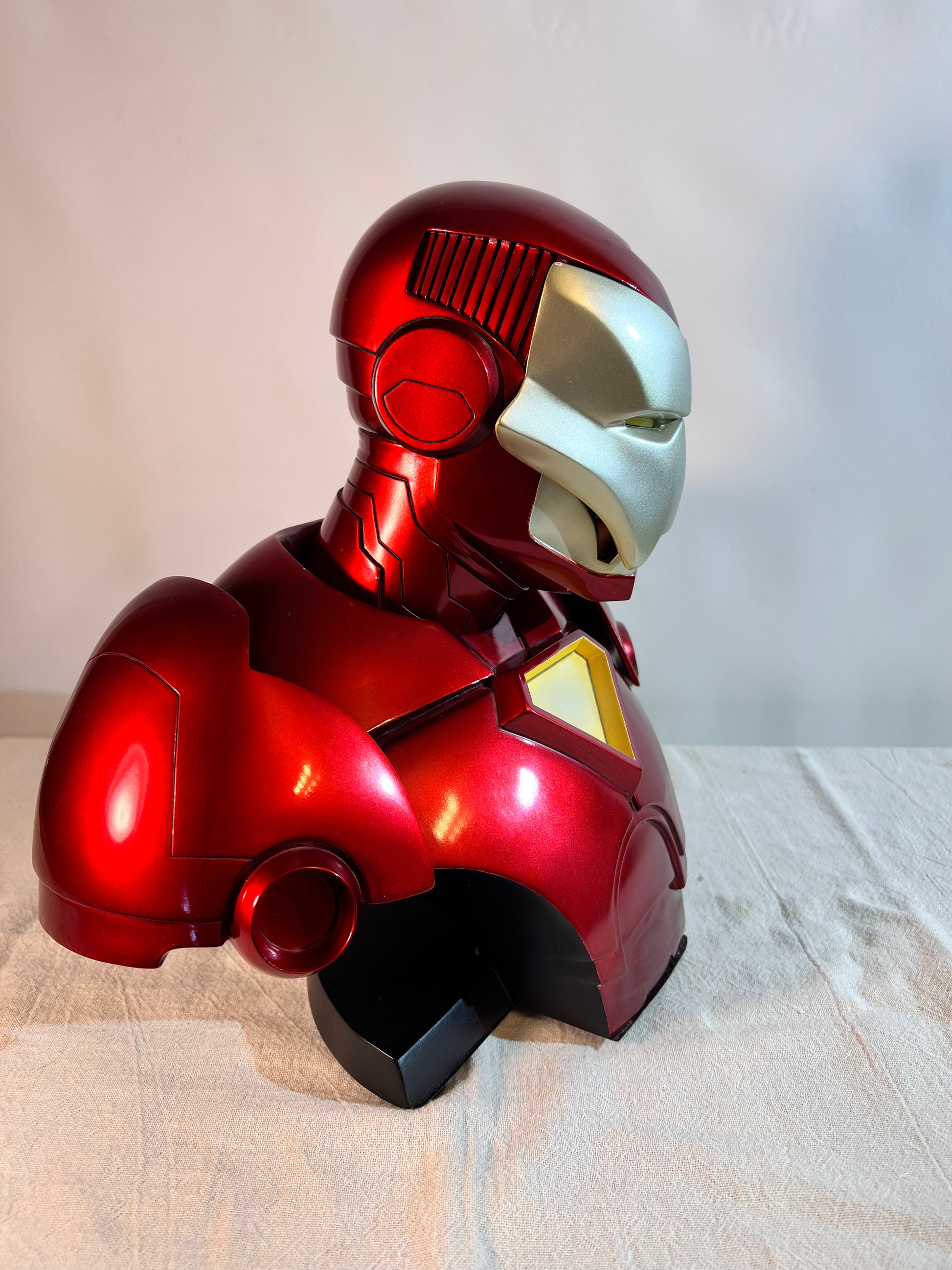 iron man 2 helmets sideshow Iron Man - 10 1/2” Legendary Scale Bust - SideShow - #92/550