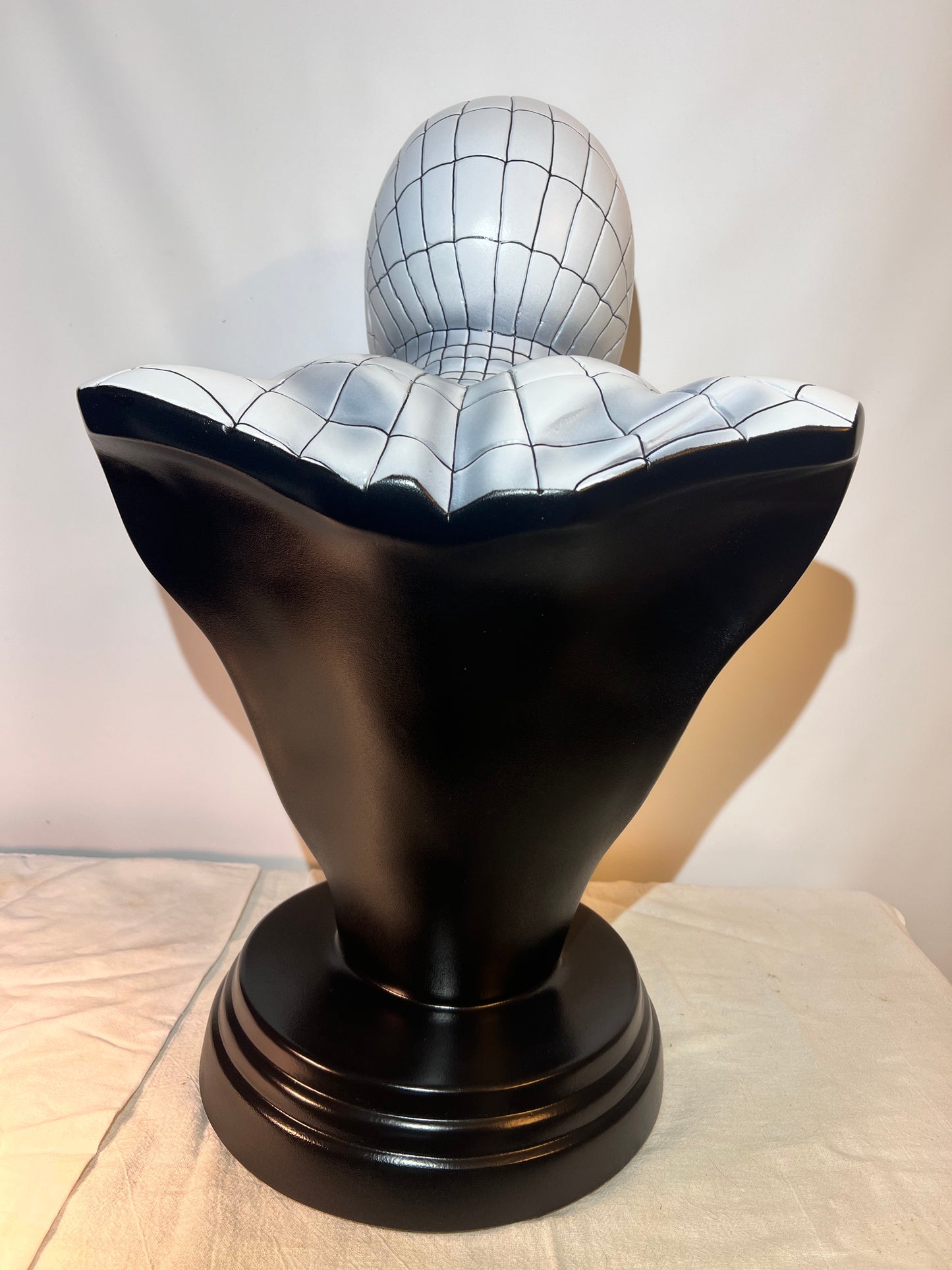 Spider Man- 21.5” Bust- light Gray Suit - white eyes- Black spider and base - white Spider Man logo plaque