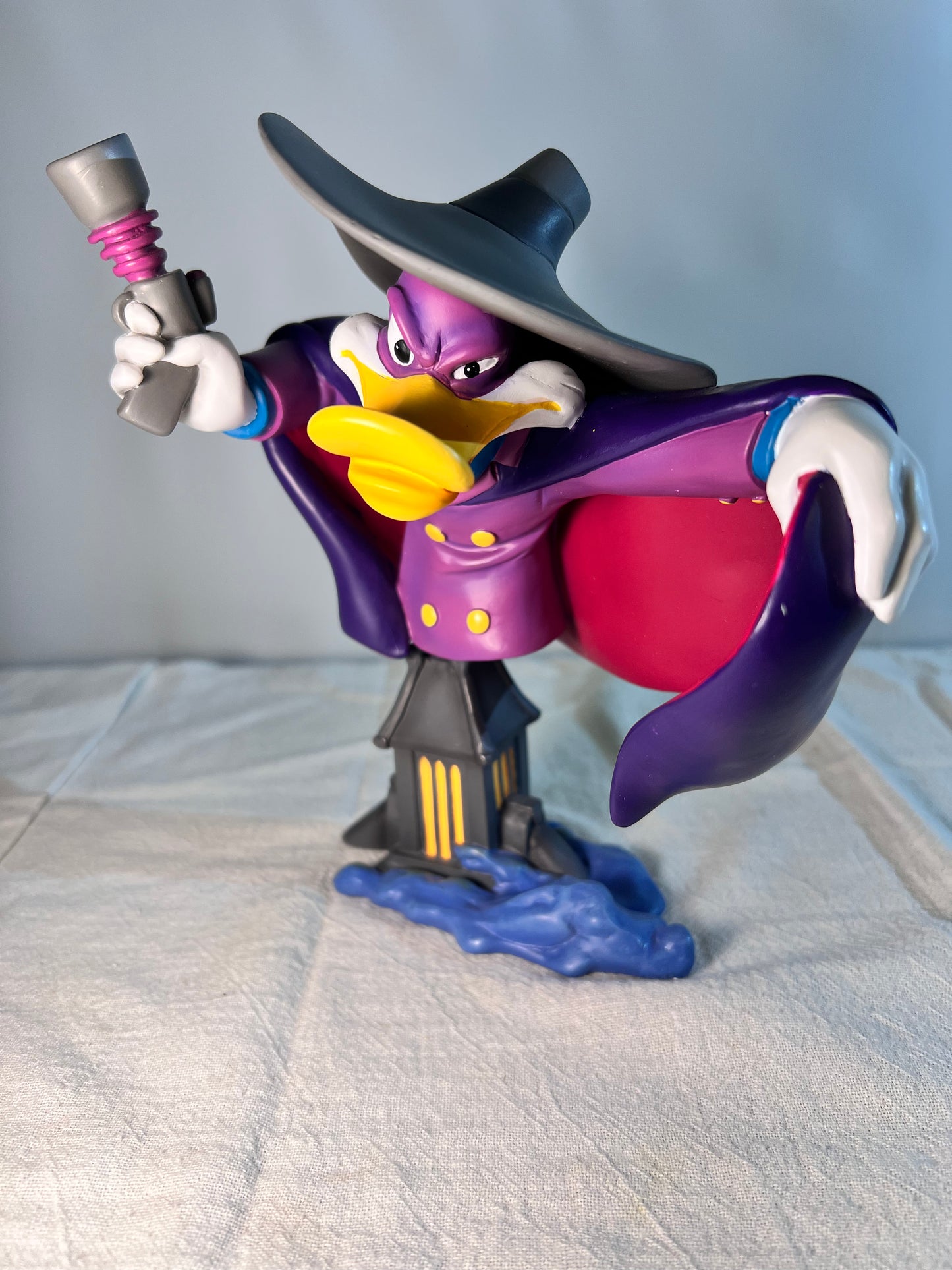 Darkwing Duck - 7.5” bust - Disney- Showcase Collection- 4050099