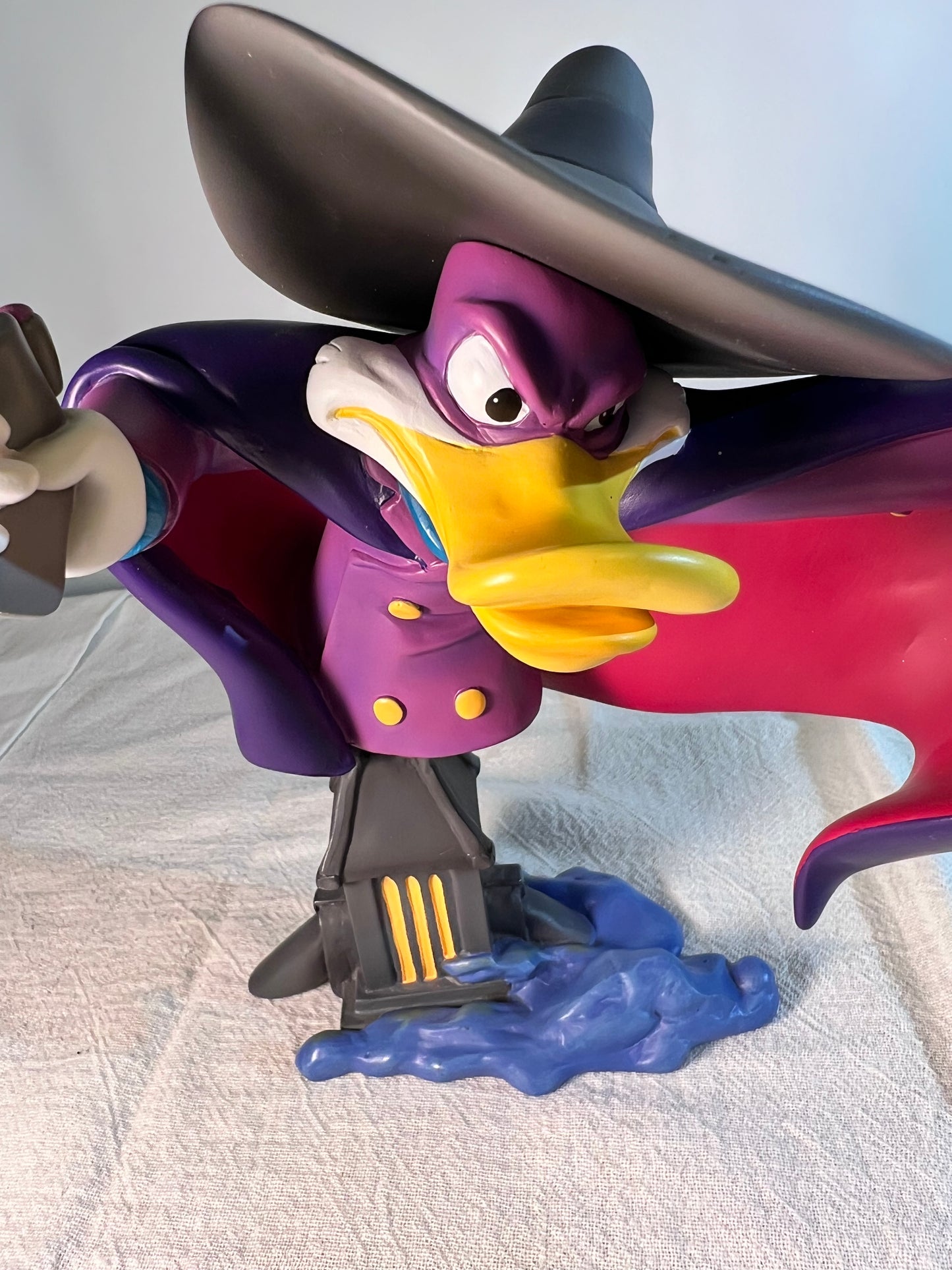 Darkwing Duck - 7.5” bust - Disney- Showcase Collection- 4050099