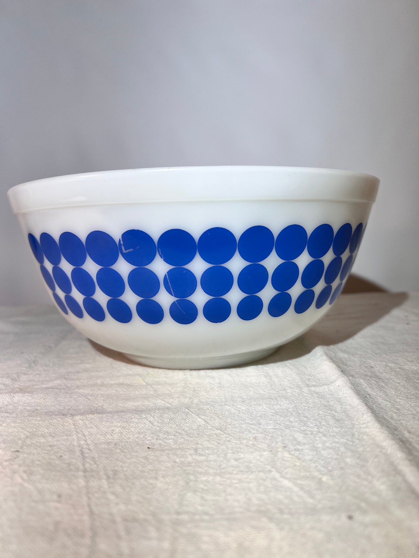 Pyrex - Polka Dot - Nesting bowls -Set of 4