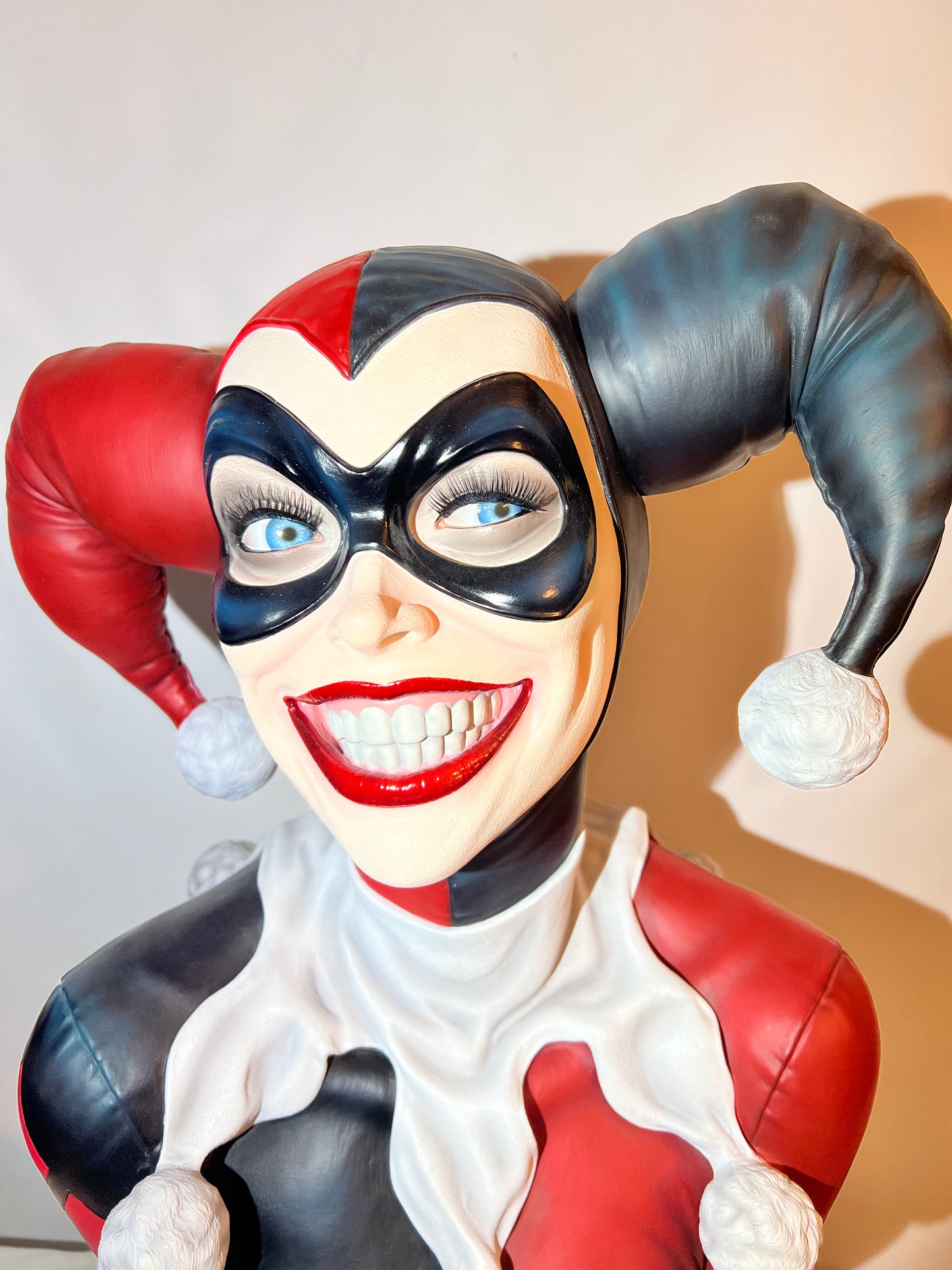 Harley Quinn- 28 1/2” Life Size Bust - Side Show - Limited Edition - Realistic- Hand Painted- Batman - Villain