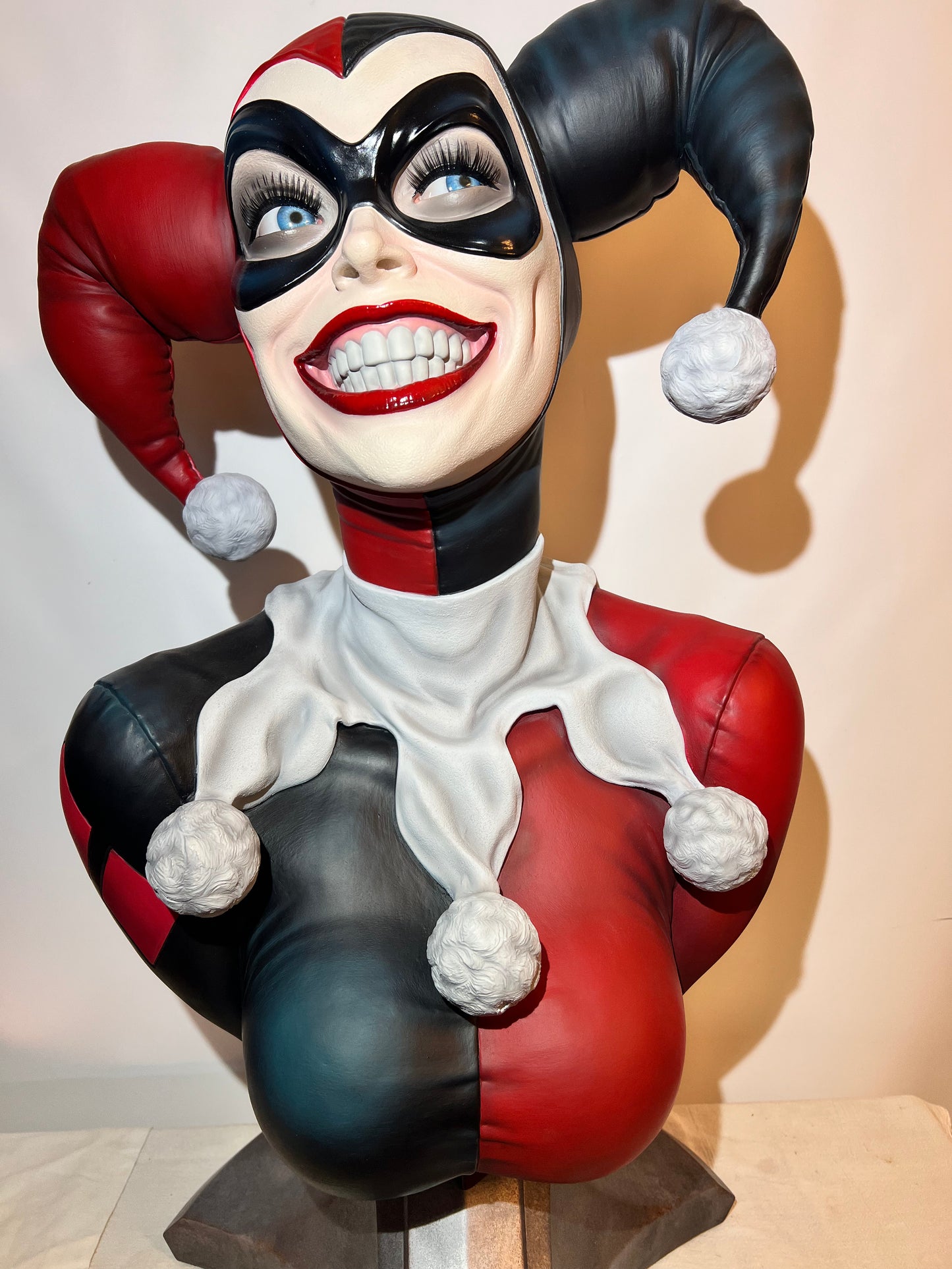 Harley Quinn- 28 1/2” Life Size Bust - Side Show - Limited Edition - Realistic- Hand Painted- Batman - Villain