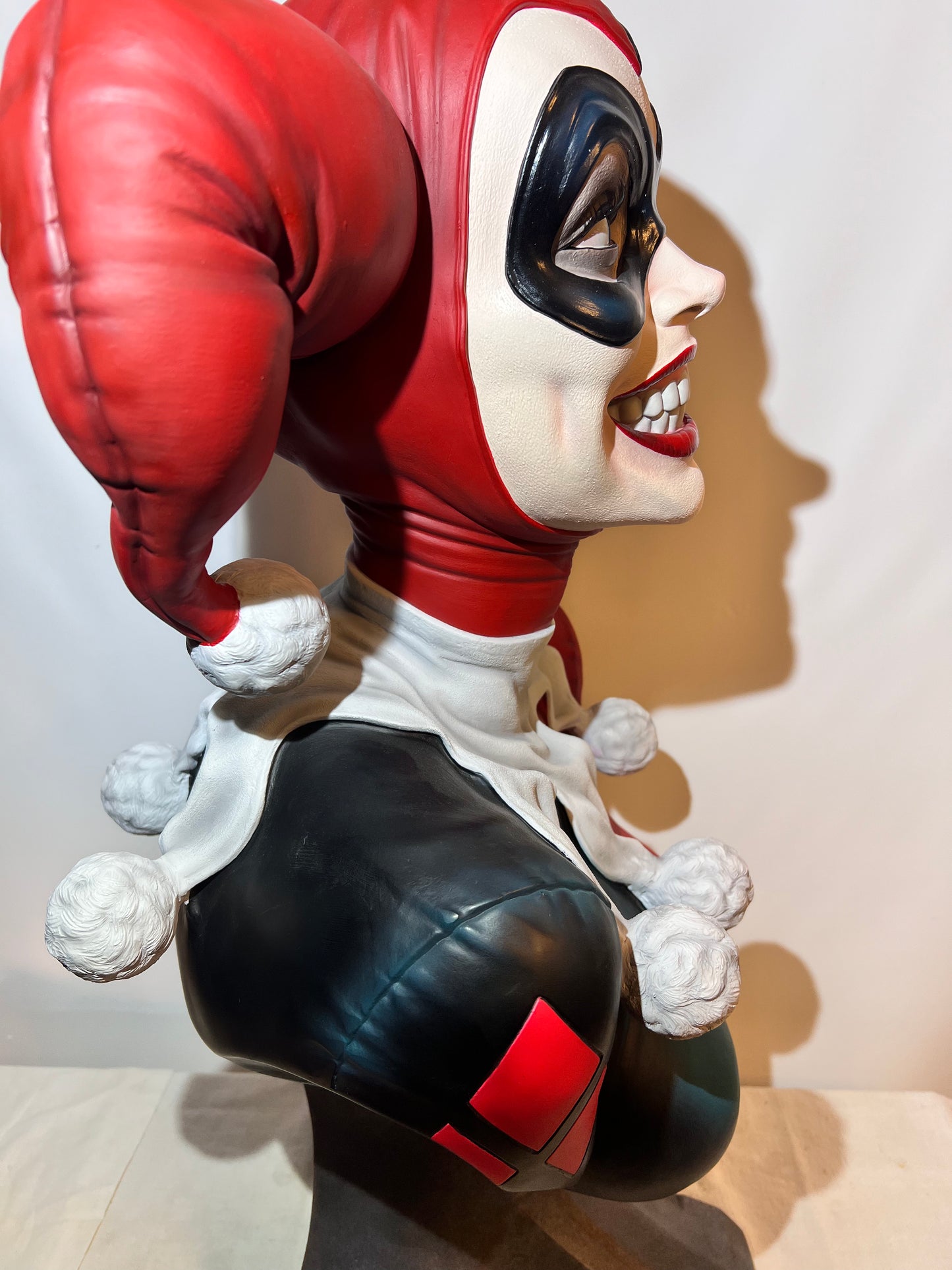 Harley Quinn- 28 1/2” Life Size Bust - Side Show - Limited Edition - Realistic- Hand Painted- Batman - Villain