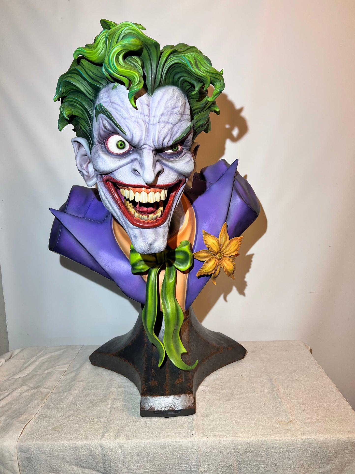 The Joker Side Show Bust - life size- DC Comic