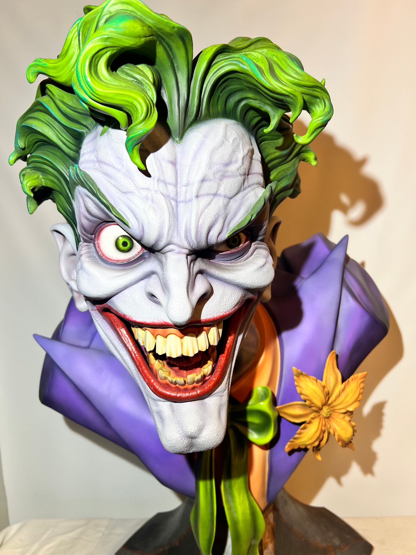 The Joker Side Show Bust - life size- DC Comic