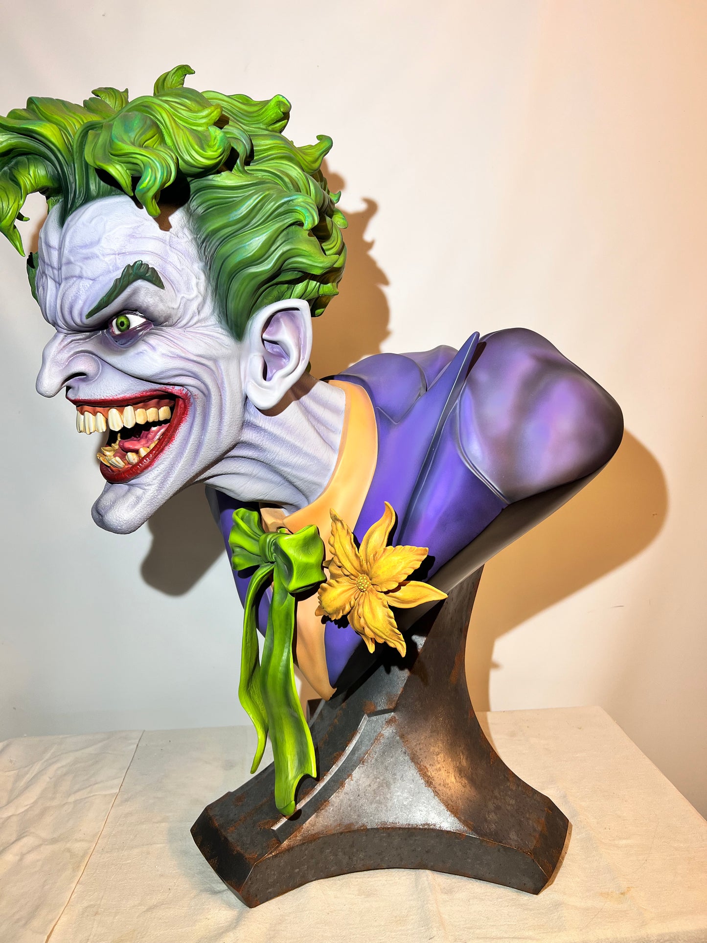 The Joker Side Show Bust - life size- DC Comic