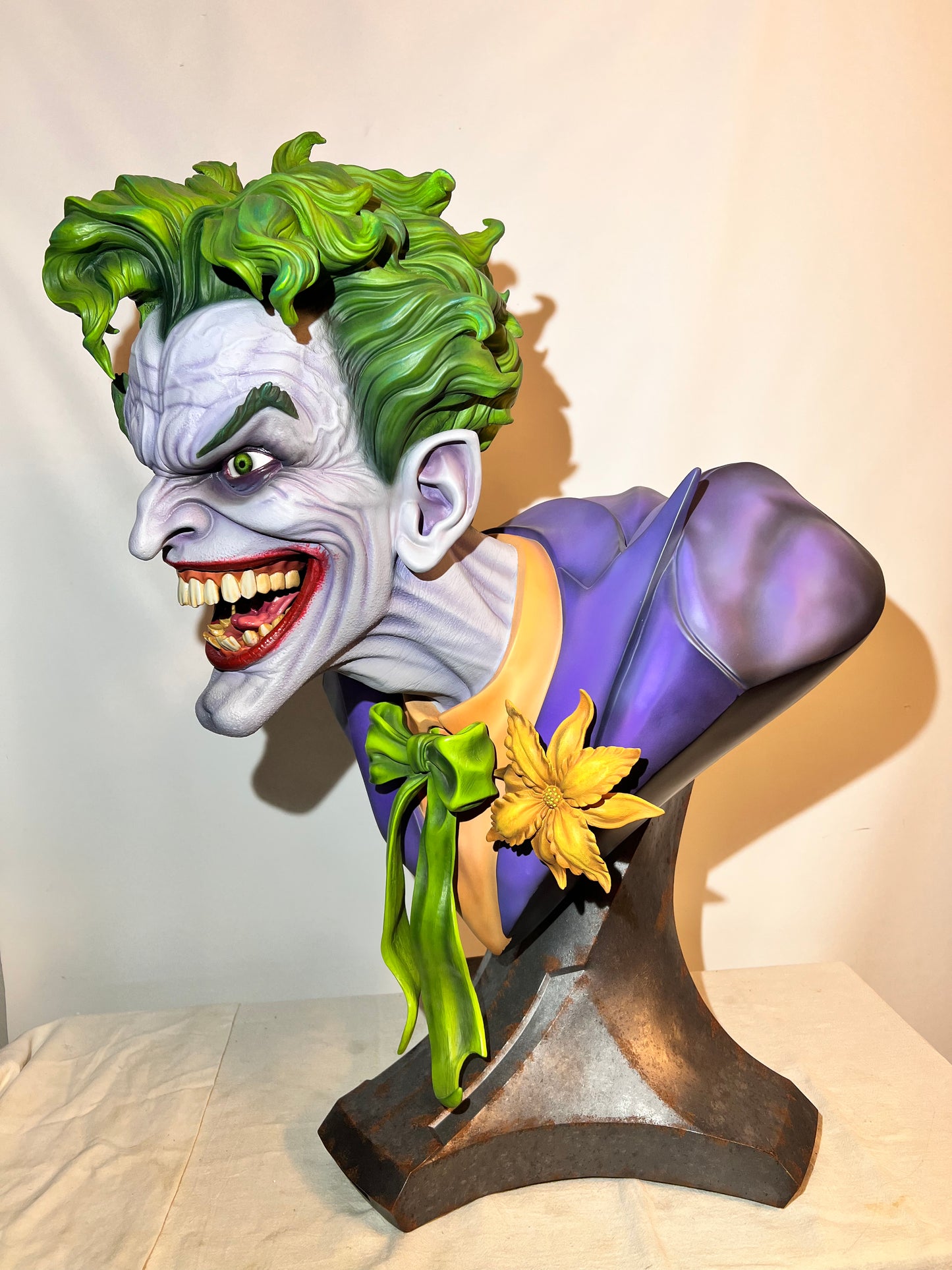 The Joker Side Show Bust - life size- DC Comic