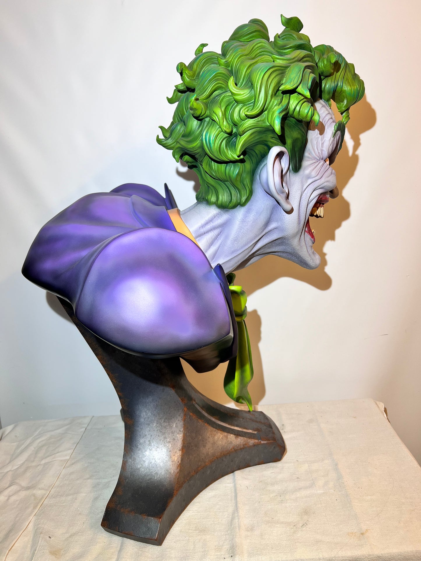 The Joker Side Show Bust - life size- DC Comic