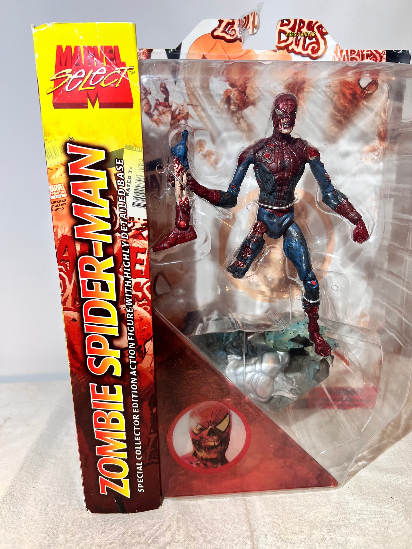 Zombie Spider Man- Marvel Select - special collectors, edition action figure with highly detailed base-Diamond select toys