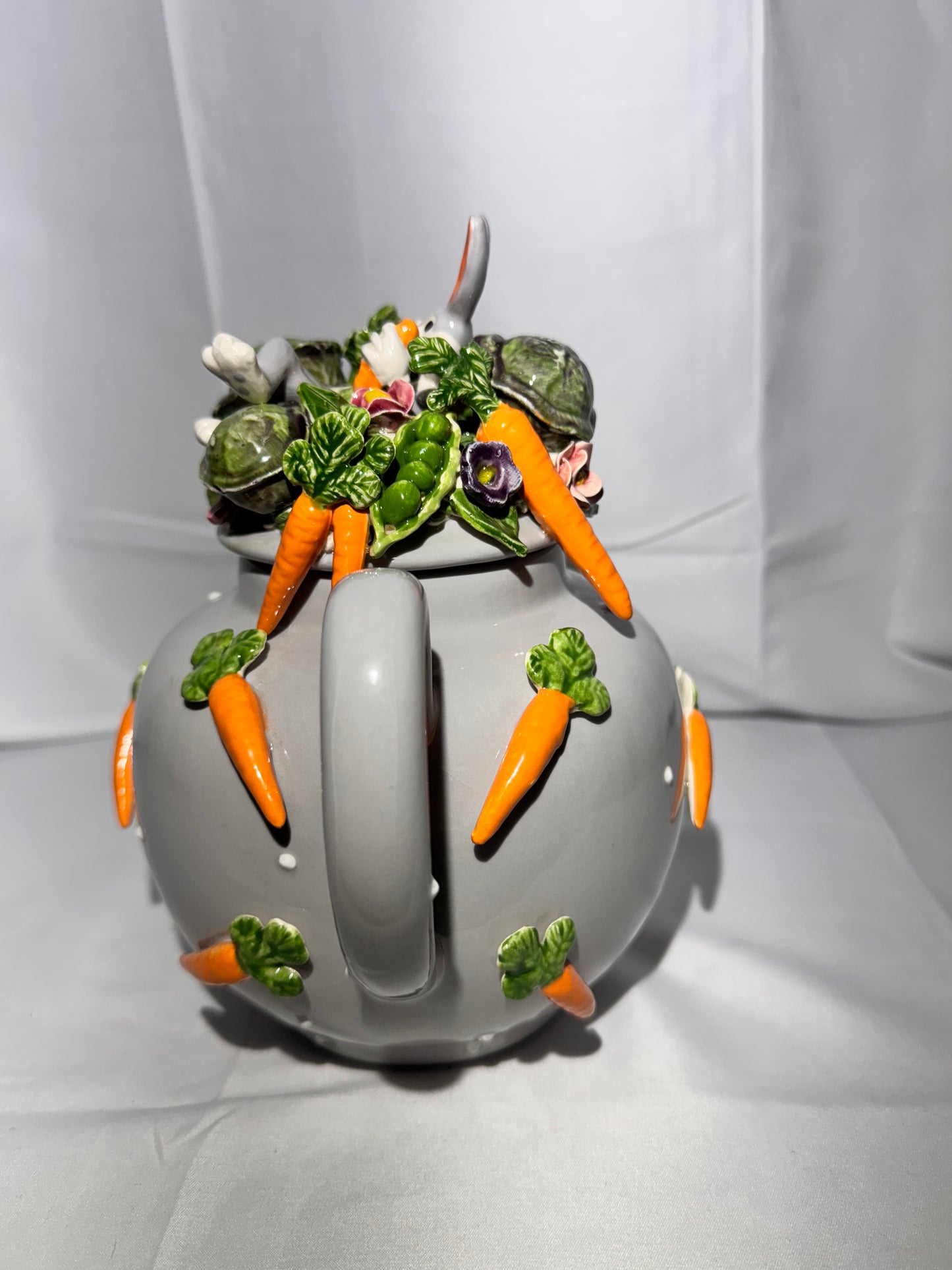 Bugs Bunny - Teapot - Warner Brothers- Looney Tunes- limited edition-number 53/250- Laraine Eggleston