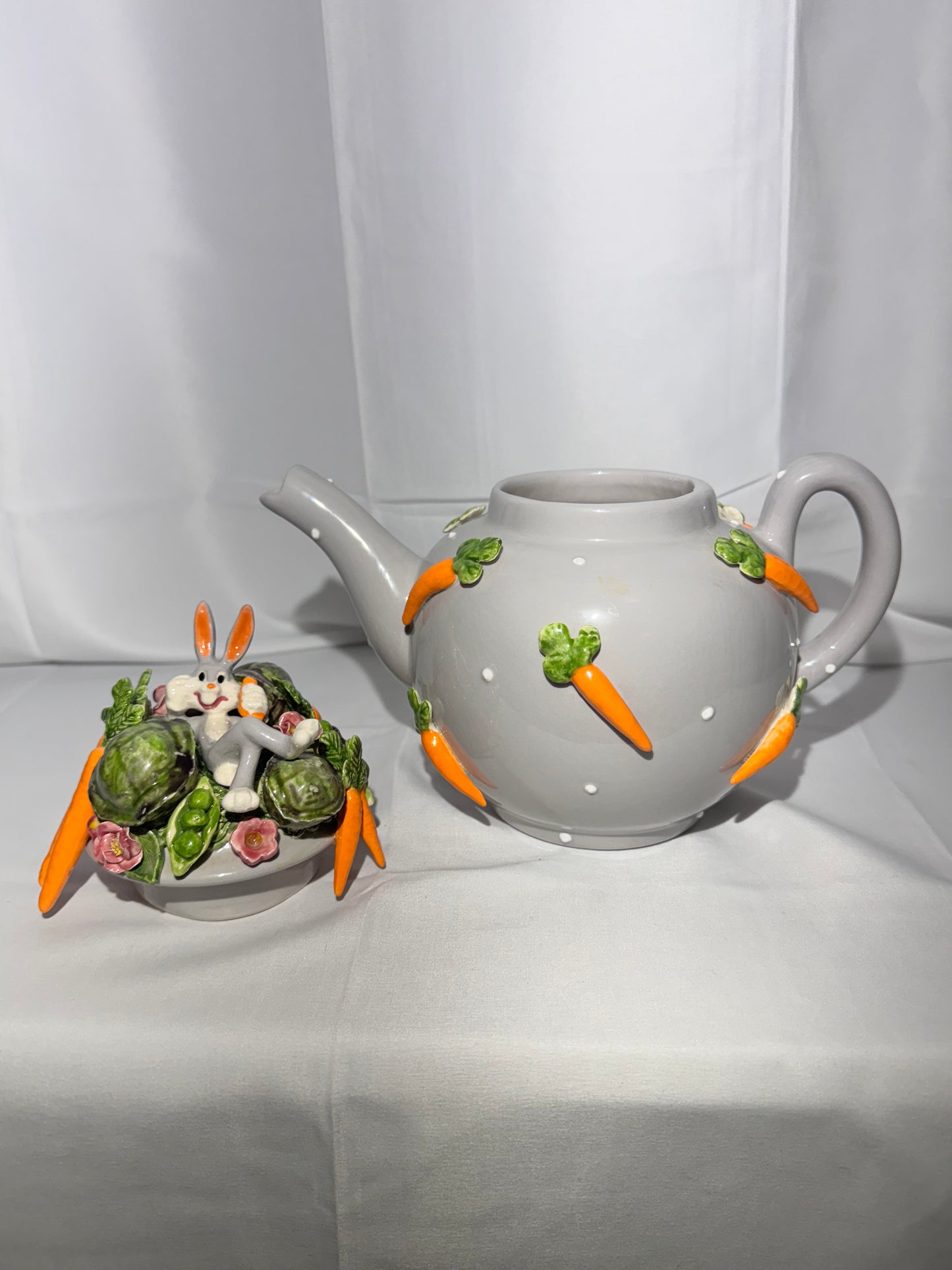 Bugs Bunny - Teapot - Warner Brothers- Looney Tunes- limited edition-number 53/250- Laraine Eggleston