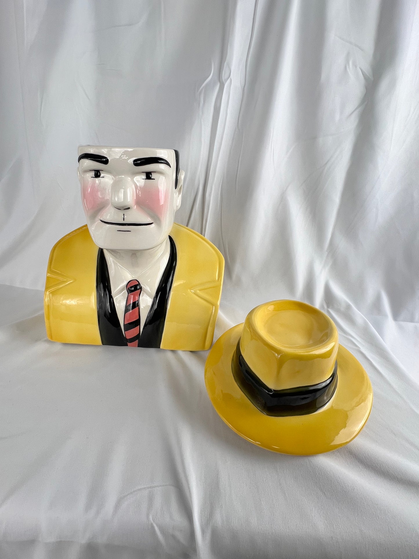 Dick Tracy - 12” Cookie Jar- 2003- Tribune Media Services Inc. Pottery by  J.D. - limited edition- # 14- USA