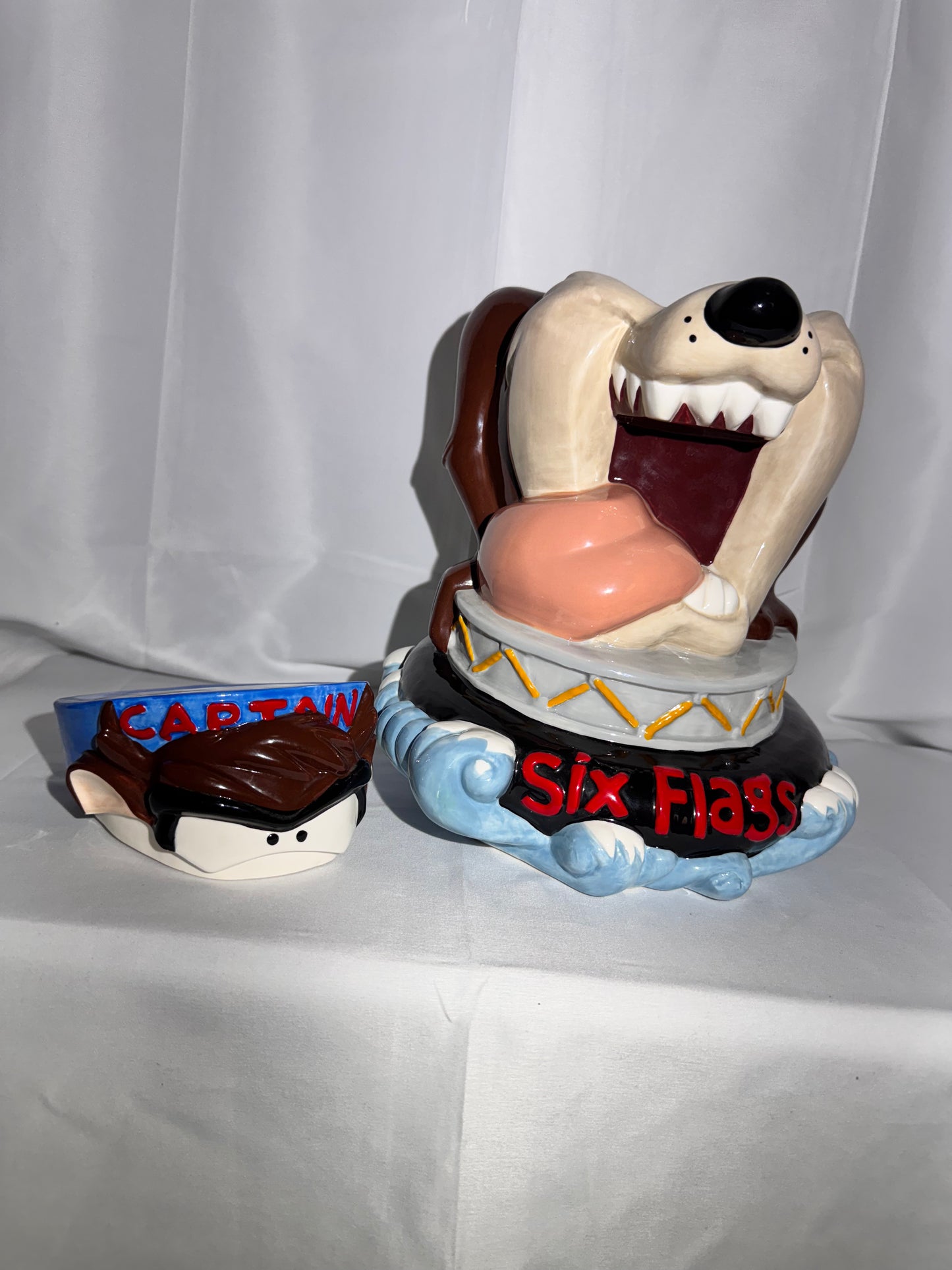 Taz -Cookie Jar - Six Flags- Looney Tunes- Warner Brothers - Captain-1997