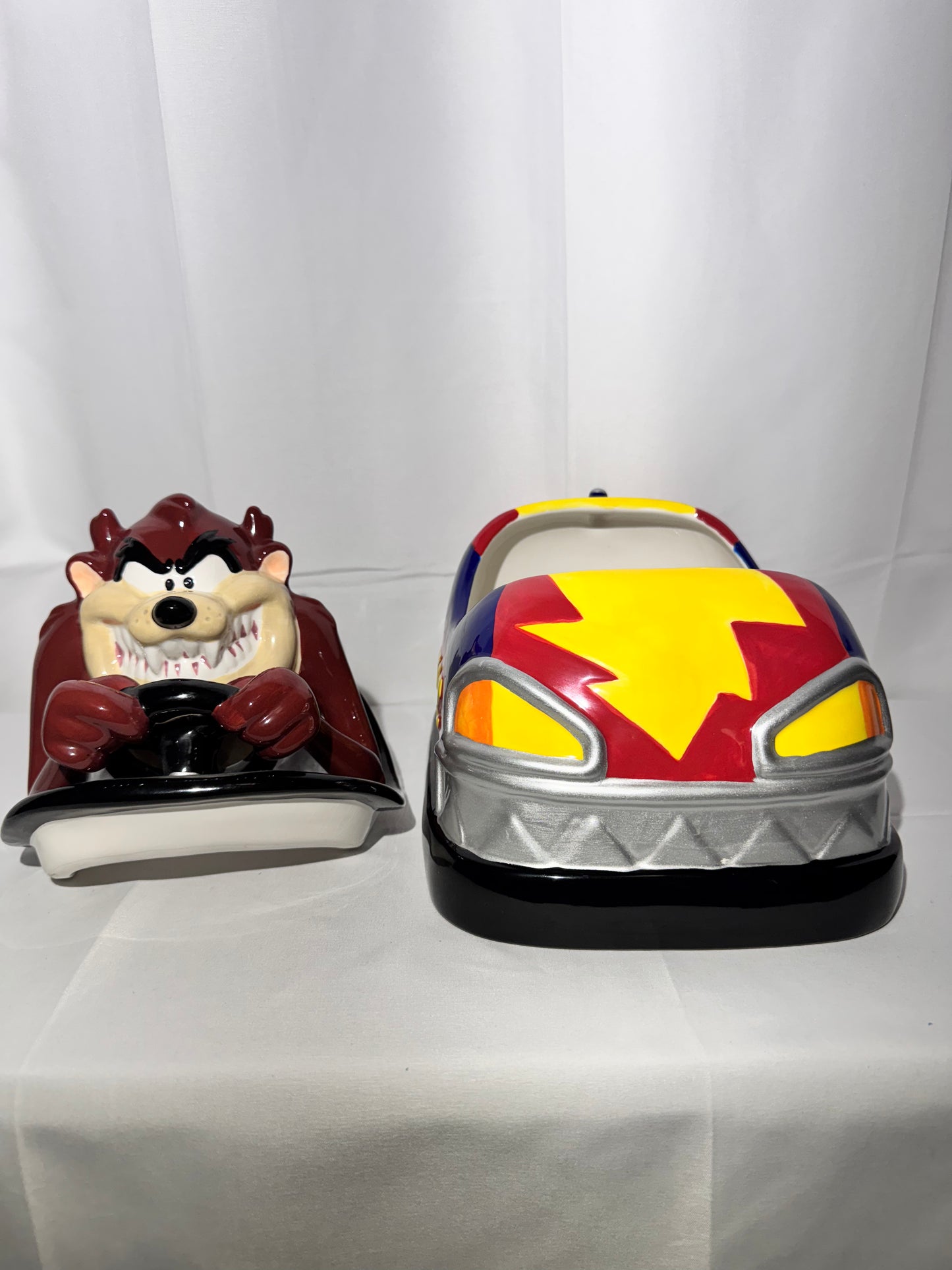 Taz Driving Bumper Car- Cookie Jar - avenue of the stars- Tropico Diffusion- Warner Brothers - Looney Tunes