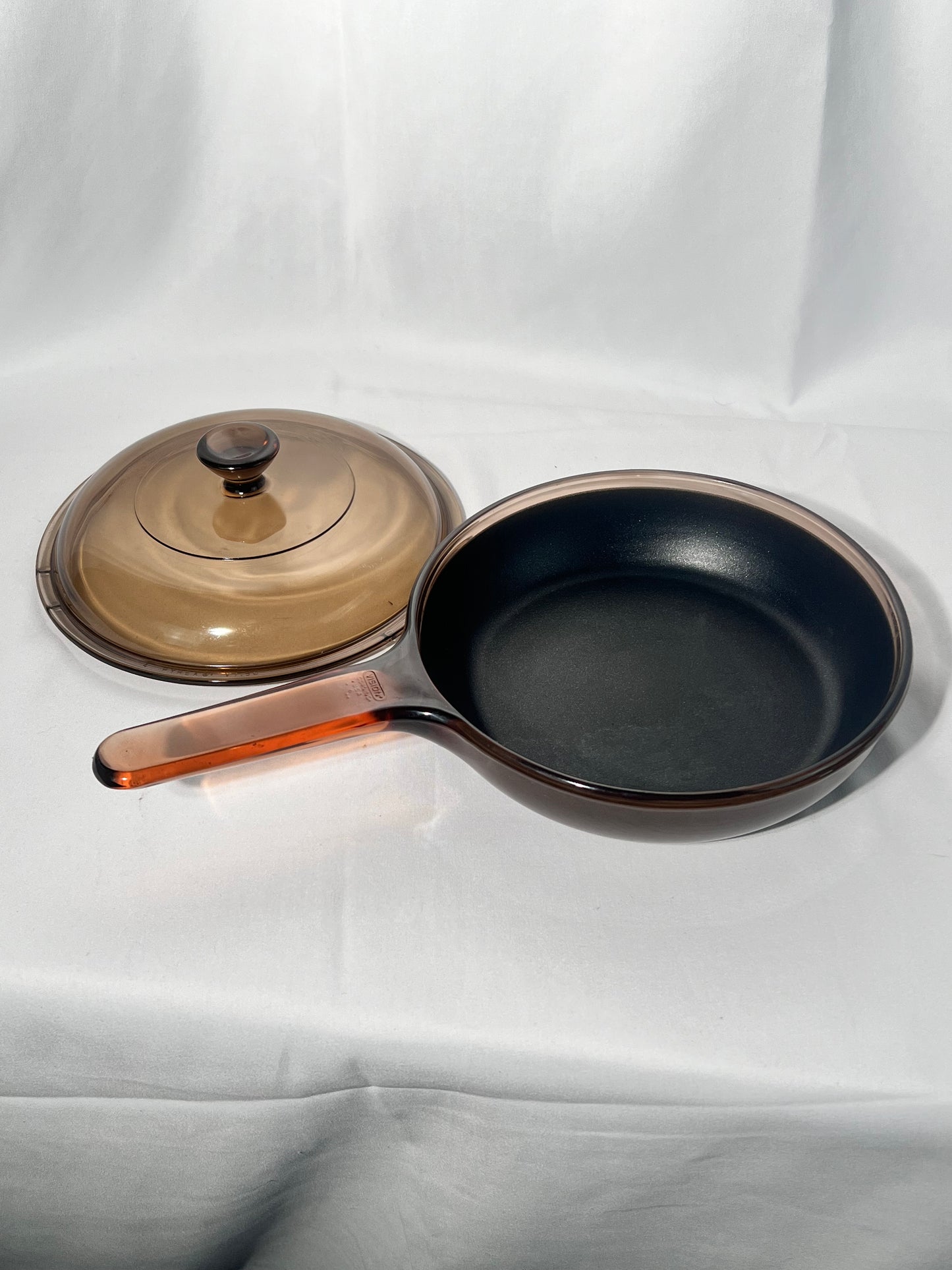 Pyrex- vision-Corning - Amber- non stick- with lid v1.5- 7” pan