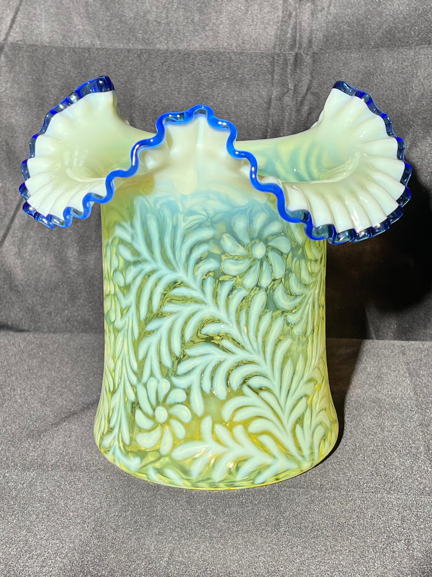 Uranium - Fenton - 8 1/2” Top Hat - Daisy Fern - Ruffled - Blue Crested - Rare - Glass Vase