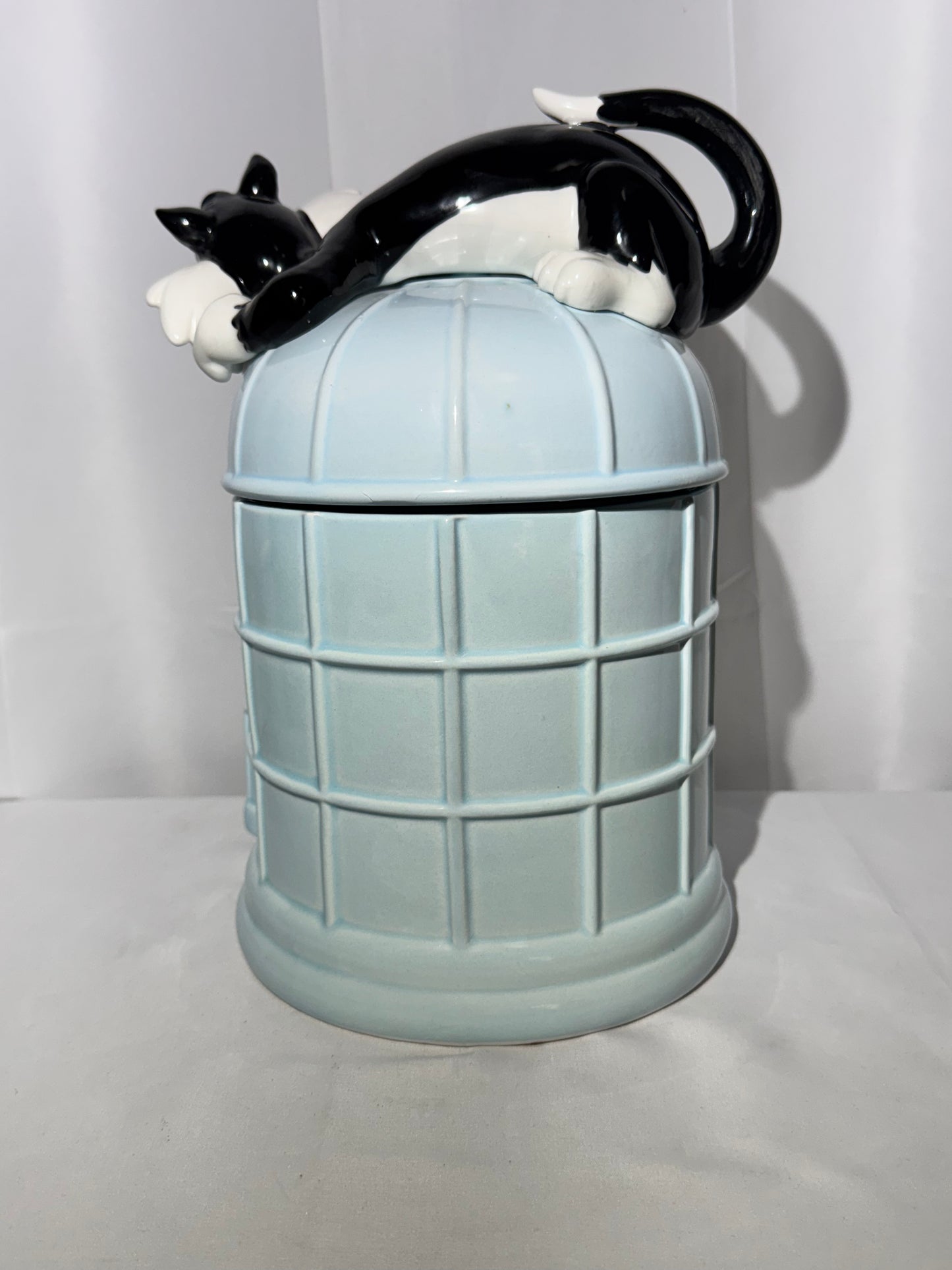 Sylvester and Tweety - Cookie Jar - Looney Tunes- Warner Brothers- Sylvester on tweety’s cage - 1989