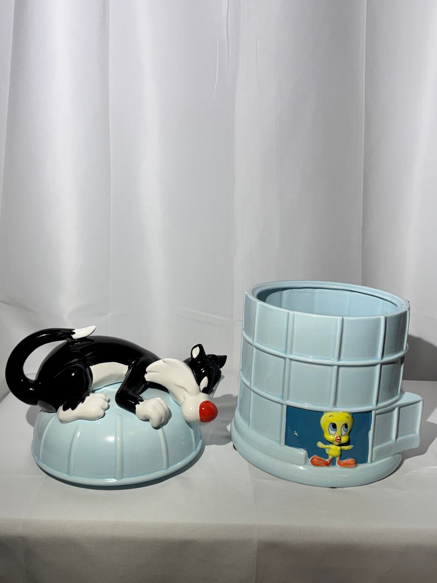 Sylvester and Tweety - Cookie Jar - Looney Tunes- Warner Brothers- Sylvester on tweety’s cage - 1989