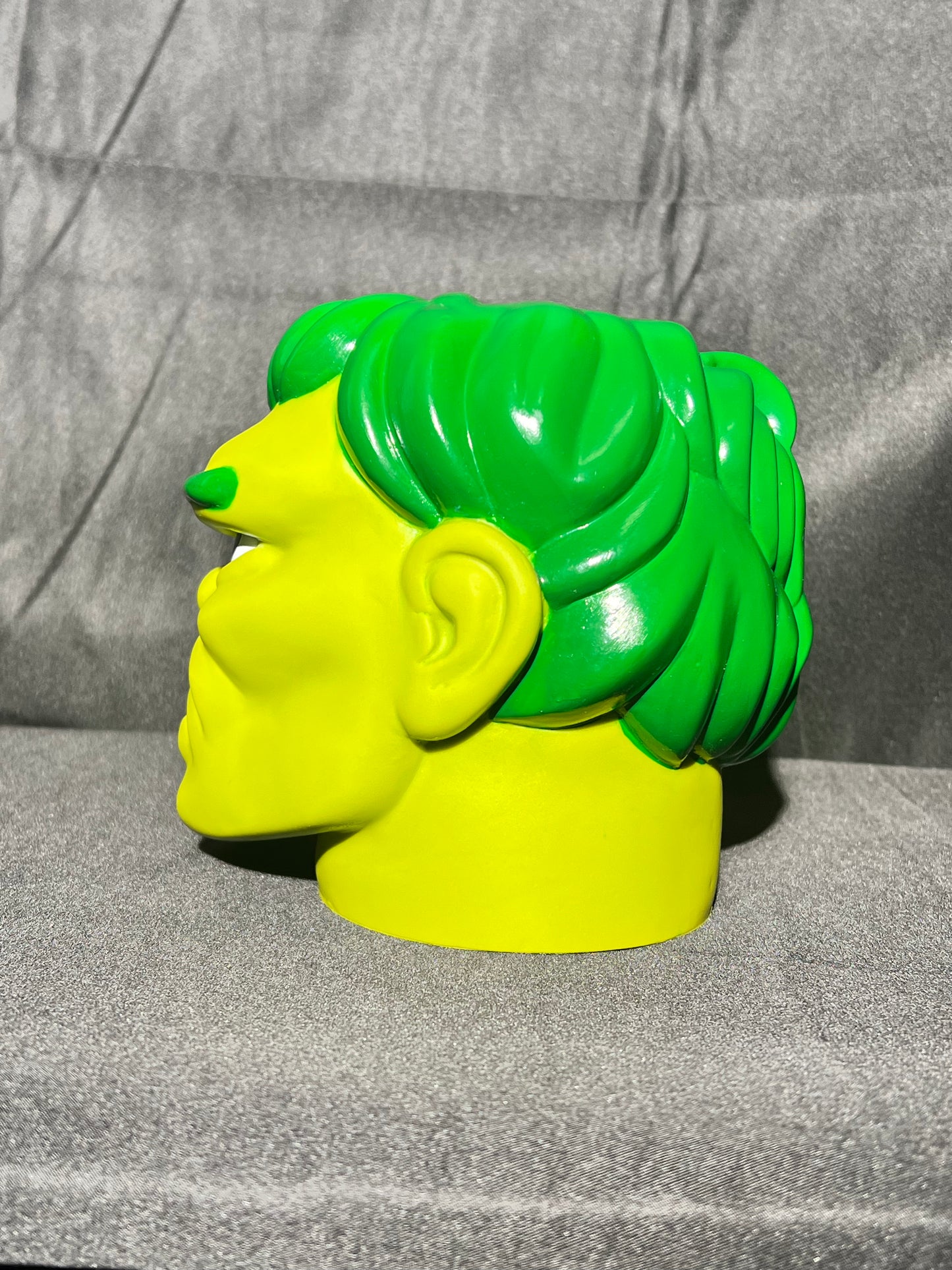 Hulk - 6” coin bank - Rare - Marvel-The Incredible Hulk - plastic resin