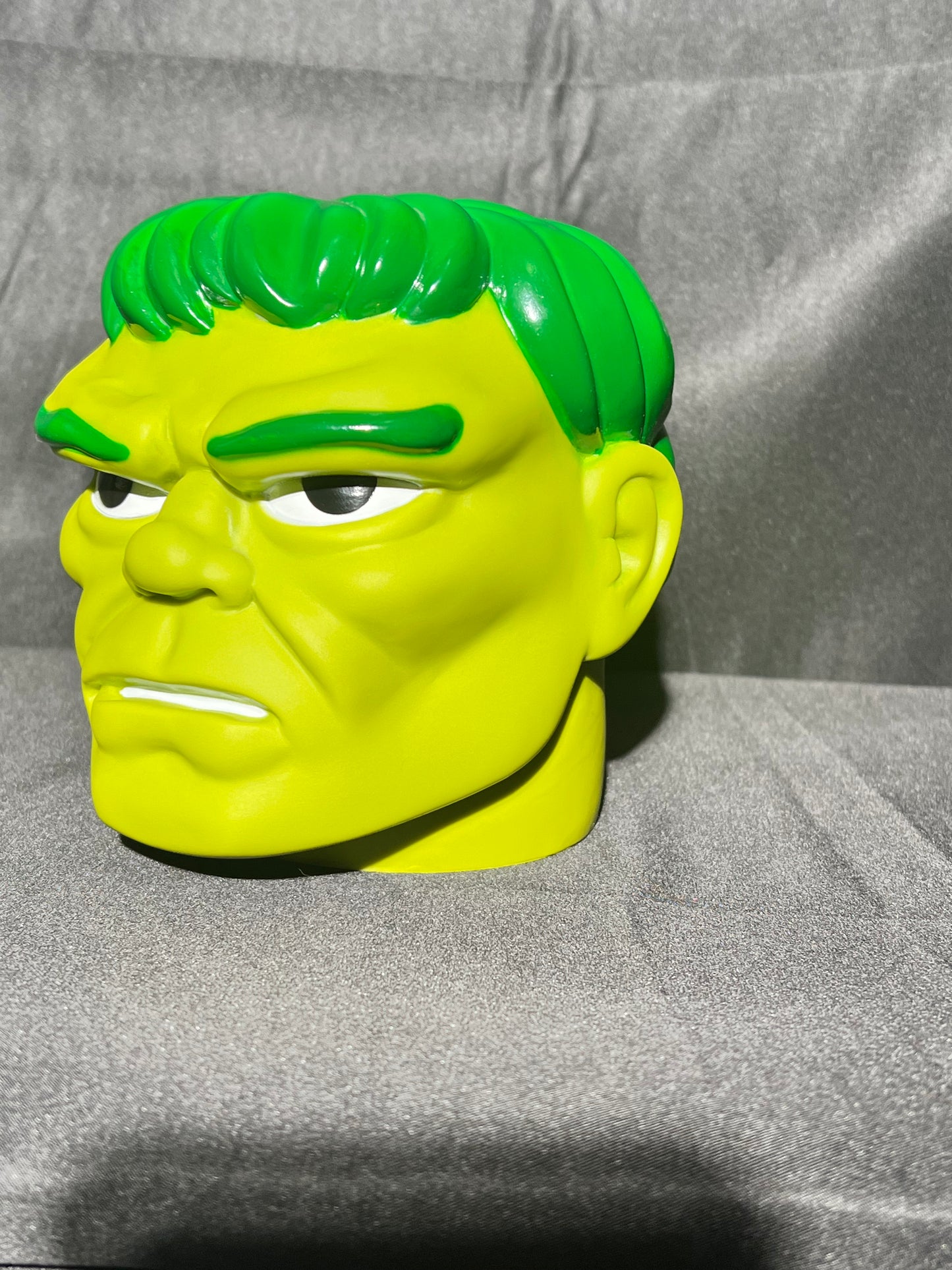 Hulk - 6” coin bank - Rare - Marvel-The Incredible Hulk - plastic resin