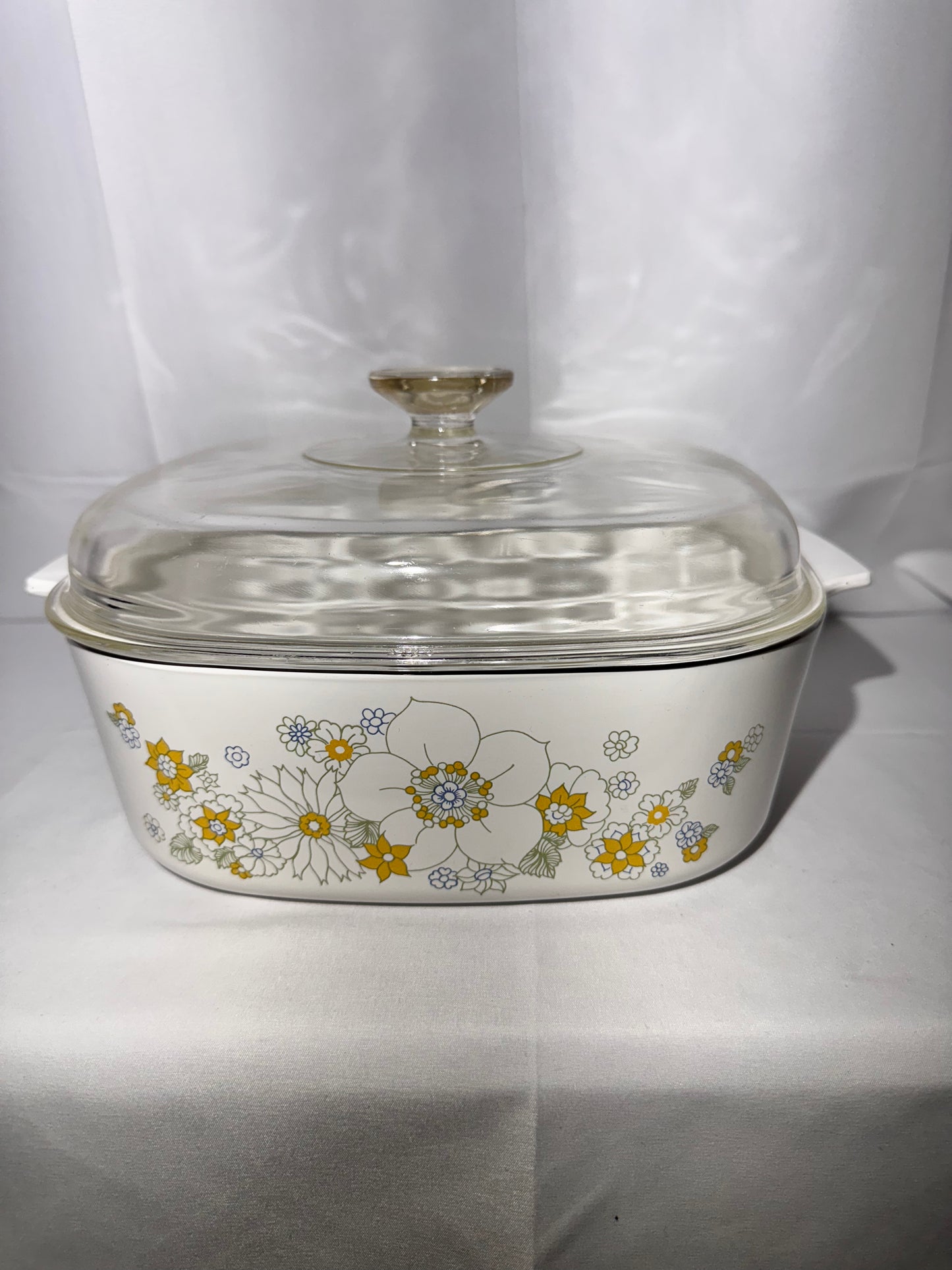 Corning Ware - Floral Bouquet Daisy - A-84-B 4qt. Casserole Dish with lid